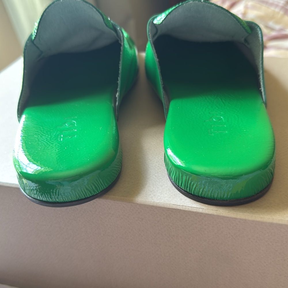Tibi Granger slide in green crinkle patent size 40, EUC $150 - Picture 4 of 7